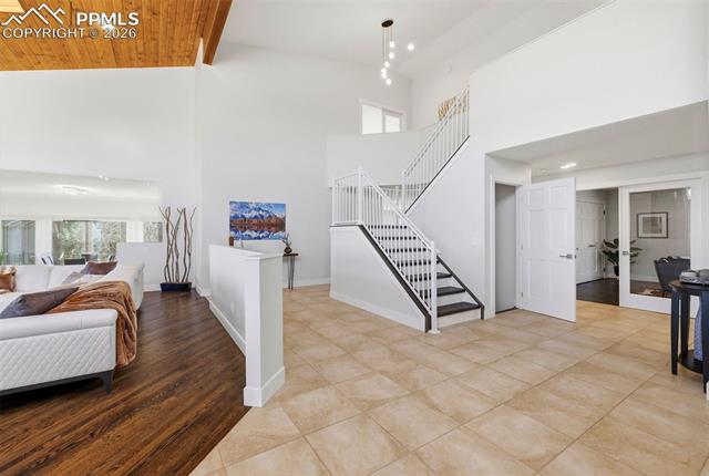 1915 Hunters Point Lane