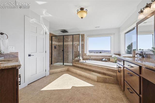 1915 Hunters Point Lane