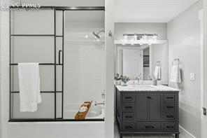 1915 Hunters Point Lane