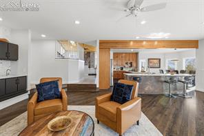 1915 Hunters Point Lane