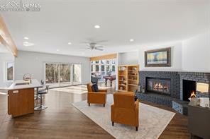 1915 Hunters Point Lane