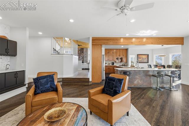 1915 Hunters Point Lane