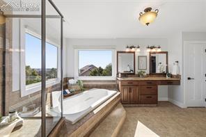 1915 Hunters Point Lane