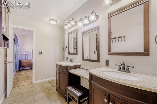 6707 Fountain Ridge Circle