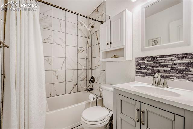 6707 Fountain Ridge Circle