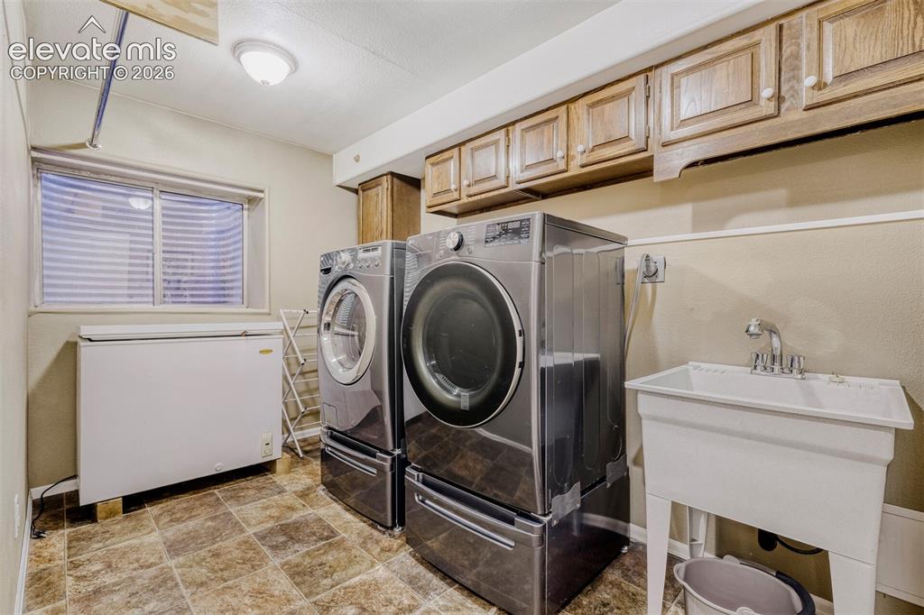6707 Fountain Ridge Circle