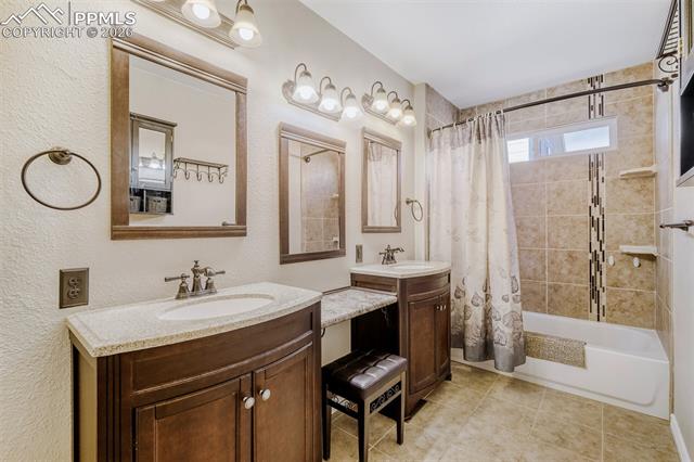 6707 Fountain Ridge Circle