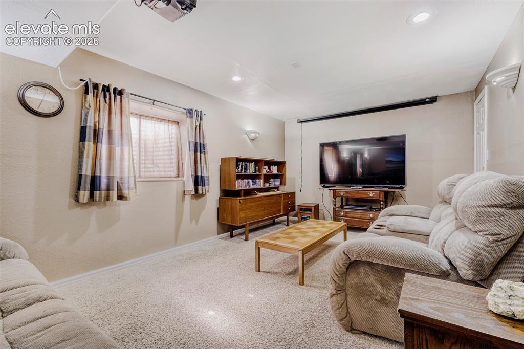 6707 Fountain Ridge Circle
