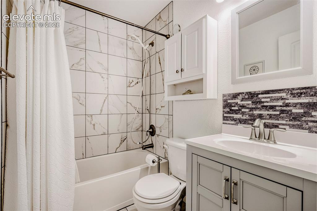 6707 Fountain Ridge Circle