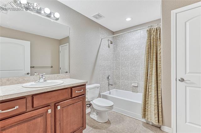 13682 PARADISE VILLAS Grove