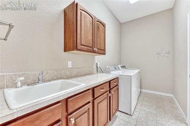 13682 PARADISE VILLAS Grove