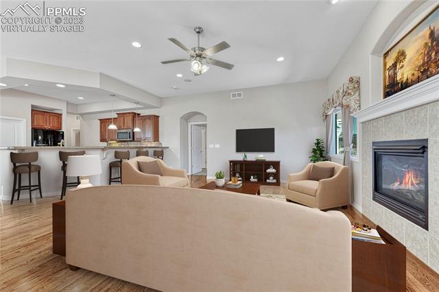 13682 PARADISE VILLAS Grove