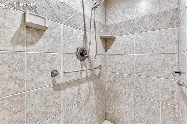 13682 PARADISE VILLAS Grove