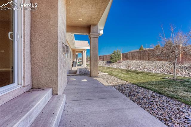 13682 PARADISE VILLAS Grove