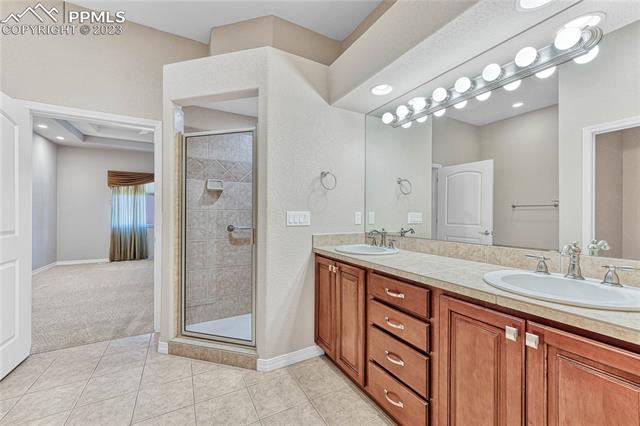 13682 PARADISE VILLAS Grove