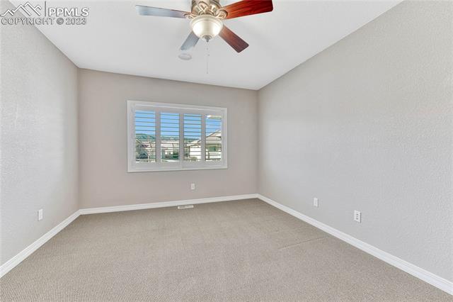 13682 PARADISE VILLAS Grove