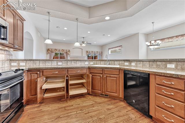 13682 PARADISE VILLAS Grove