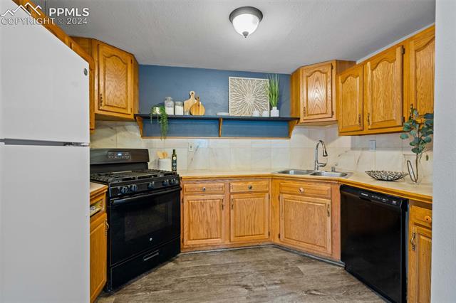 8228 W Highway 24