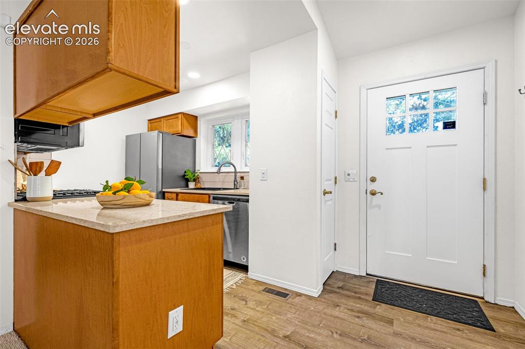 3676 Queen Anne Way