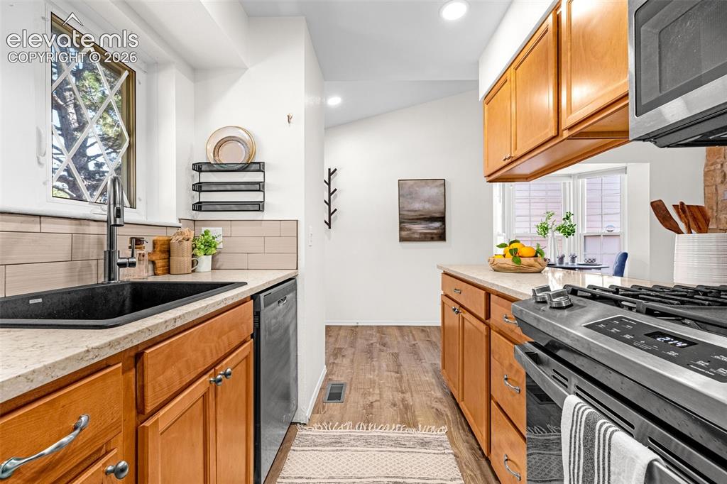 3676 Queen Anne Way