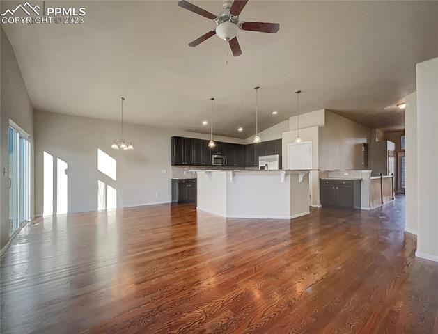 6974 Red Cardinal Loop