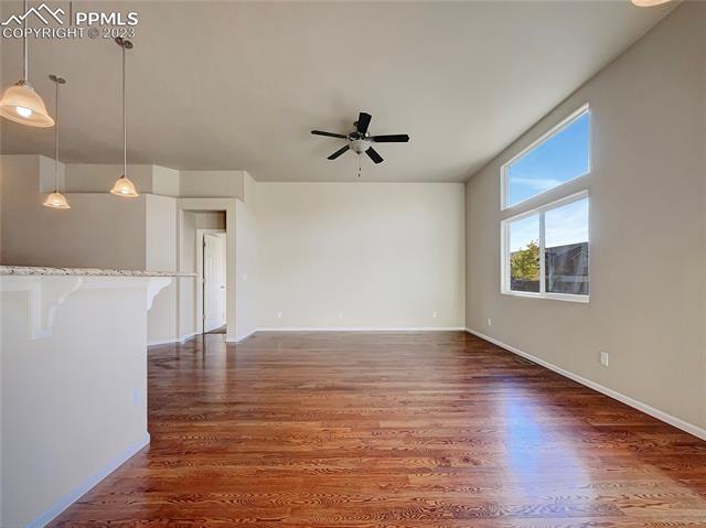 6974 Red Cardinal Loop