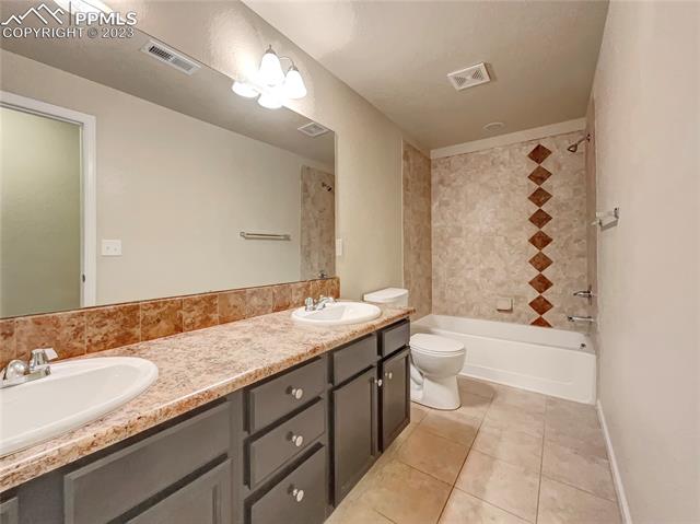 6974 Red Cardinal Loop