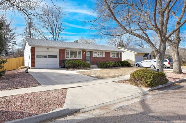 1560 Robidoux Circle