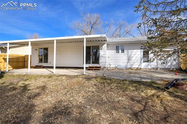 1560 Robidoux Circle