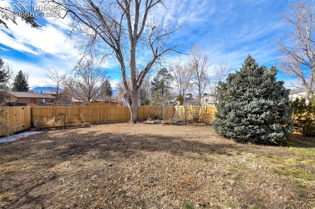 1560 Robidoux Circle