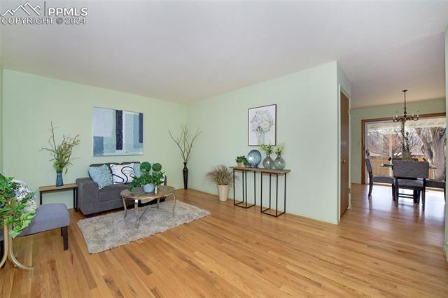 1560 Robidoux Circle