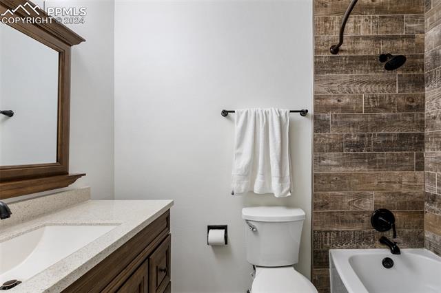 5439 Saddle Horn Avenue