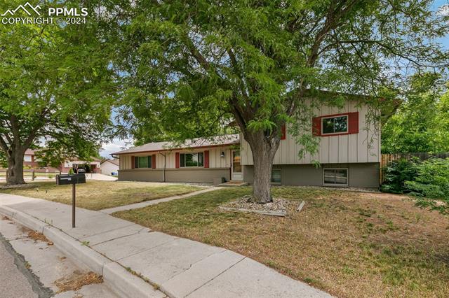 5439 Saddle Horn Avenue