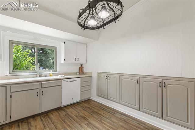 5439 Saddle Horn Avenue