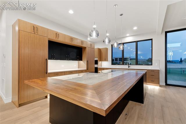 3685 Hill Circle