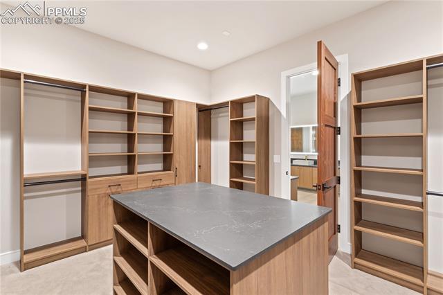 3685 Hill Circle