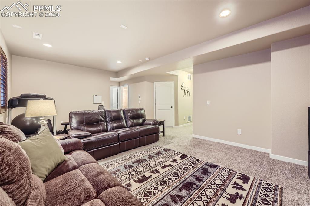 3094 Golden Meadow Way