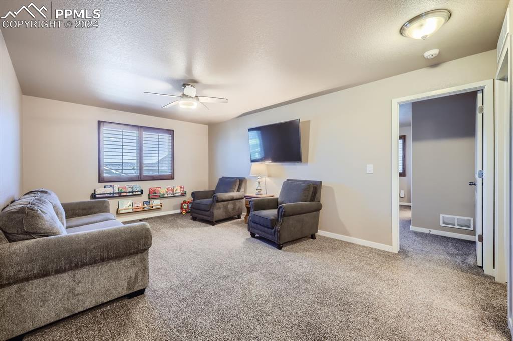 3094 Golden Meadow Way