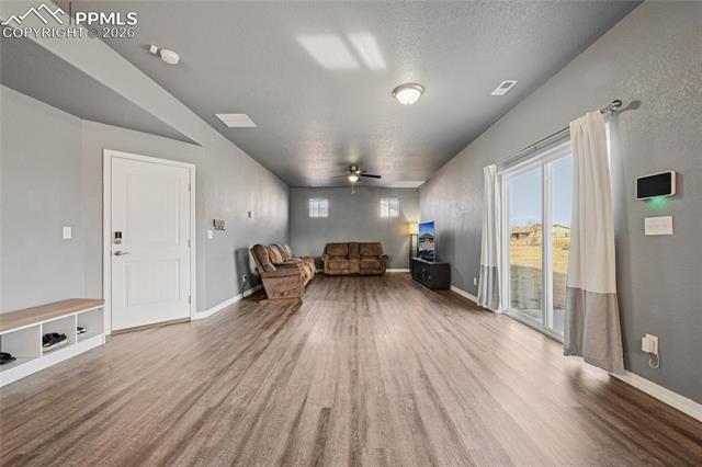 365 W Buttercup Way