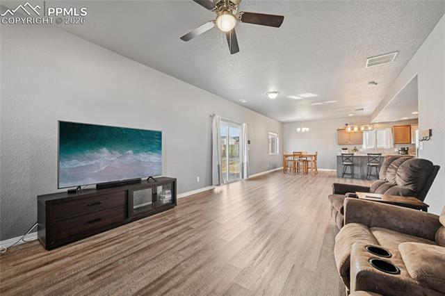 365 W Buttercup Way