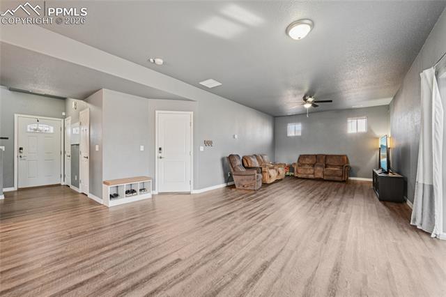 365 W Buttercup Way