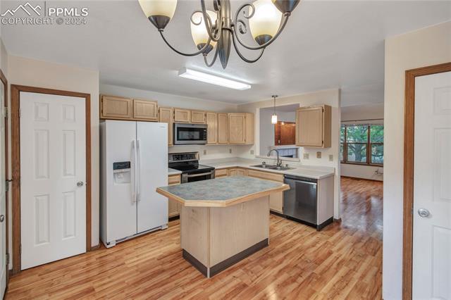 5876 Bow River Drive