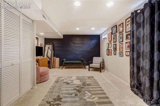 2424 N Nevada Avenue