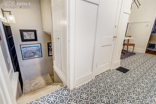 2424 N Nevada Avenue