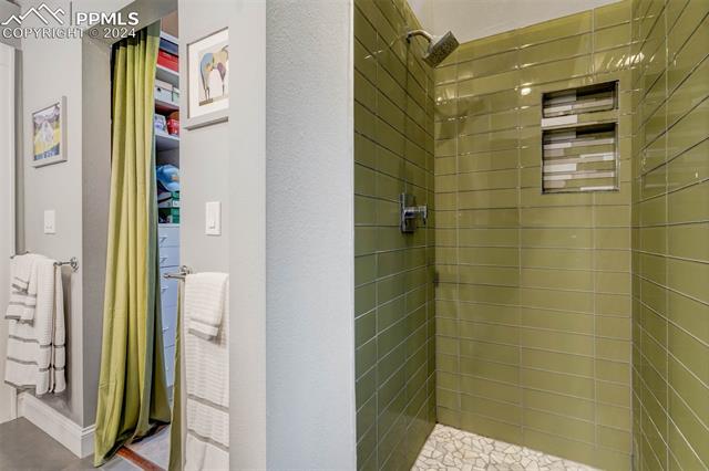 2424 N Nevada Avenue