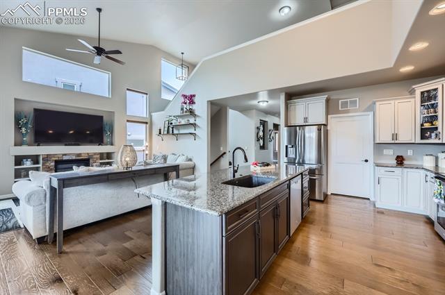 10549 Kelowna View
