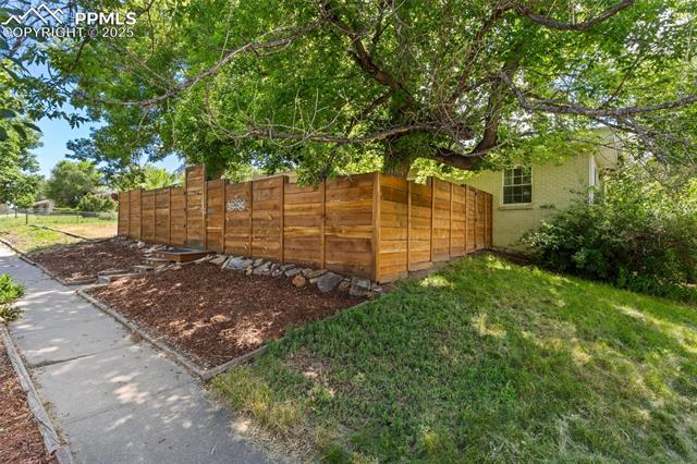 2326 N Meade Avenue