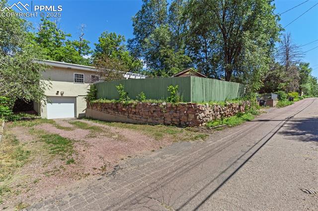 2326 N Meade Avenue