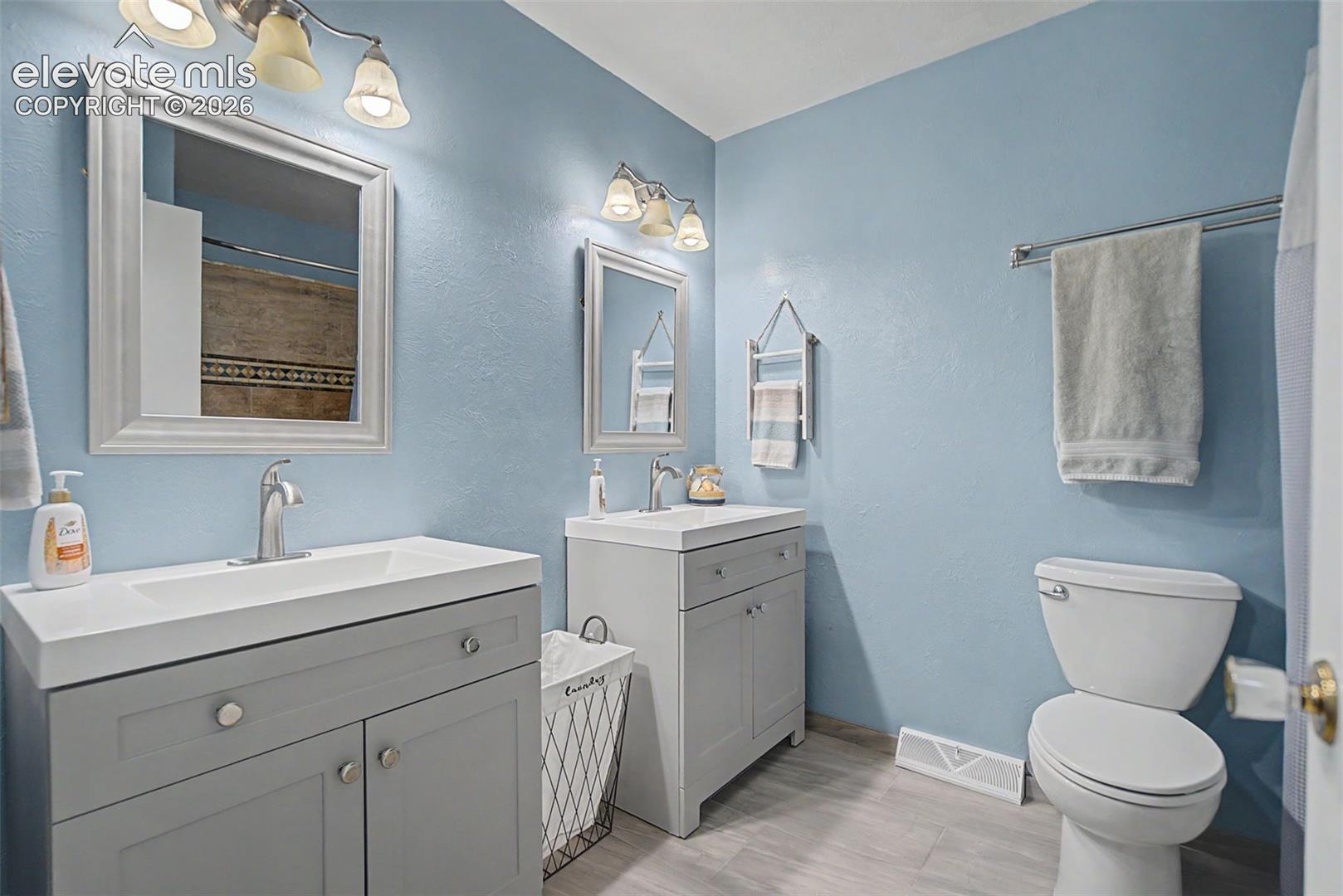 2110 Greenwich Circle