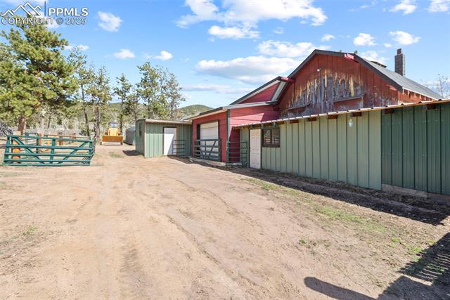 100 Kinnikinnik Drive